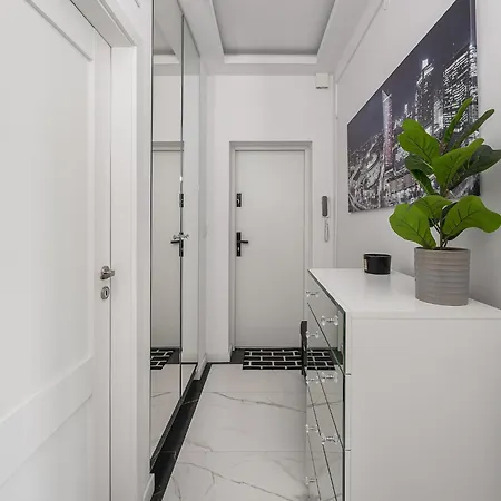 Flat With Quiet Courtyard Apartamento Varsovia